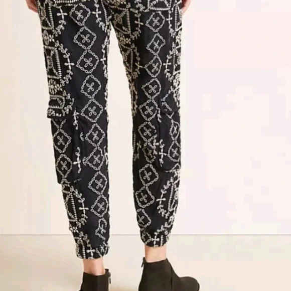 Johnny Was Peaches All Over Embroidered Pants Joggers Pete & Greta (size M) - Picture 5 of 13